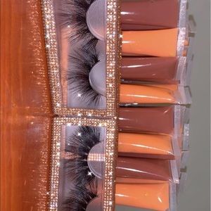 Handmade lipgloss and lashes